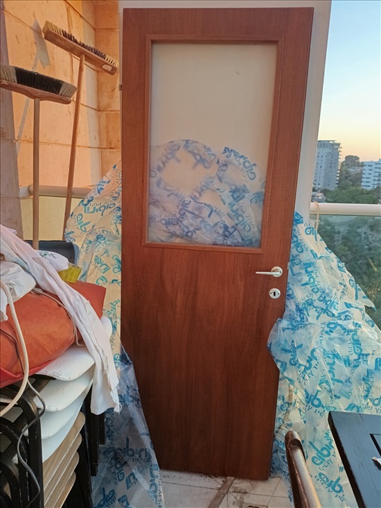 תמונה 1 , דלת פנים ימין  ללא משקוף למכירה בנשר ריהוט  דלתות