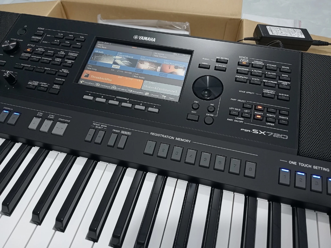 תמונה 1, תחנת עבודה של Yamaha PSR-SX720 למכירה בנתניה | כלי נגינה  קלידים