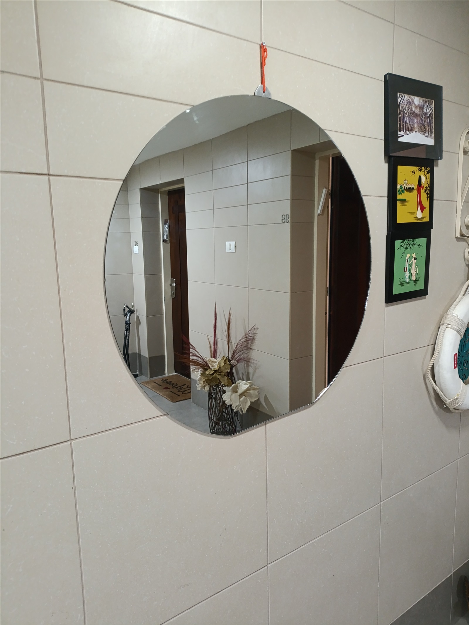 תמונה 2, מראה עגולה כתומה 75 סמ למכירה ב100 | ריהוט  מראה