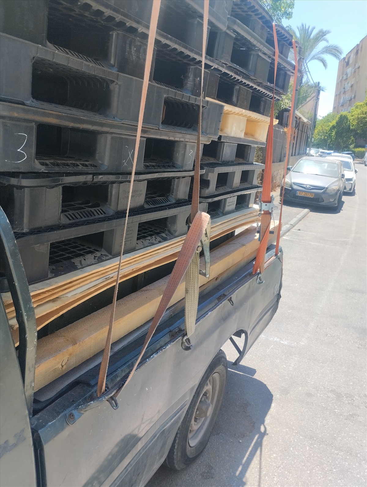תמונה 1, משטחים מפלסטיק קשיח  למכירה בטירה | ציוד לעסקים  שונות