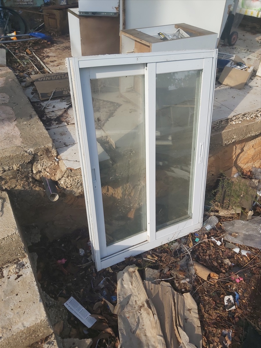 תמונה 1, חלון למכירה בשואבה | שונות  שונות