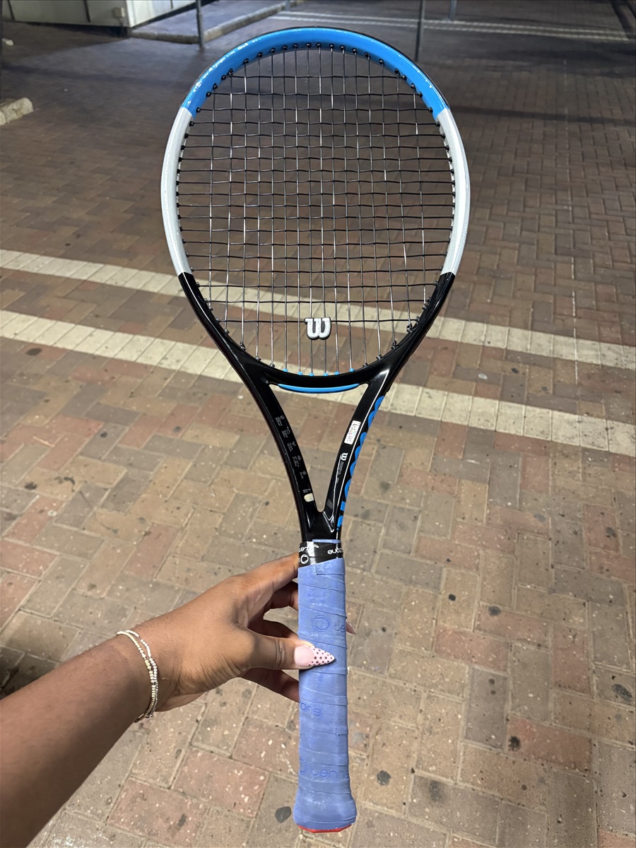תמונה 1, מחבט טניס Wilson ultra 100 למכירה בתל אביב | ציוד ספורט  מחבטי טניס