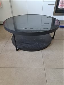 שולחן איקאה 