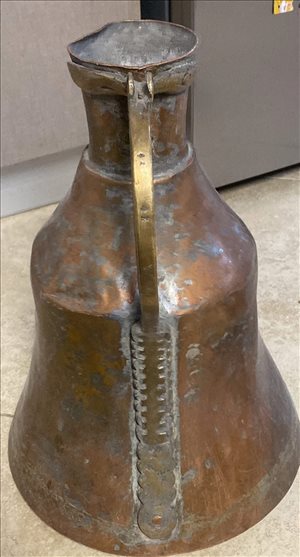 ענתיקות מנחושת  