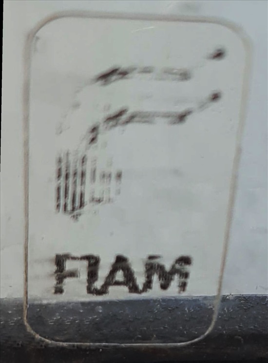 תמונה 2 ,שולחן זכוכית יוקרתי FIAM למכירה בחיפה ריהוט  שולחנות
