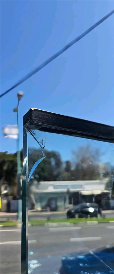 תמונה 5 ,שולחן זכוכית יוקרתי FIAM למכירה בחיפה ריהוט  שולחנות