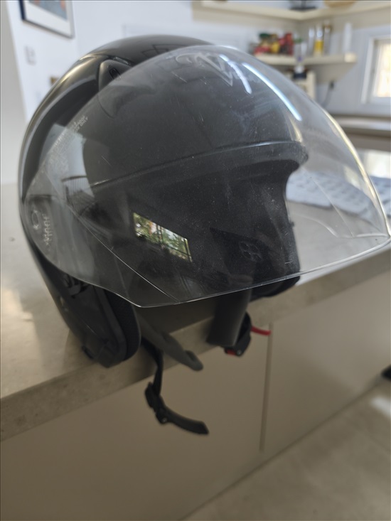תמונה 1 ,קסדה שחורה לאופנוע במידה גדולה למכירה ביבנה שונות  שונות