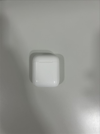 תמונה 1 ,AirPods למכירה בלהבים מוצרי Apple  מחשבים וציוד נלווה