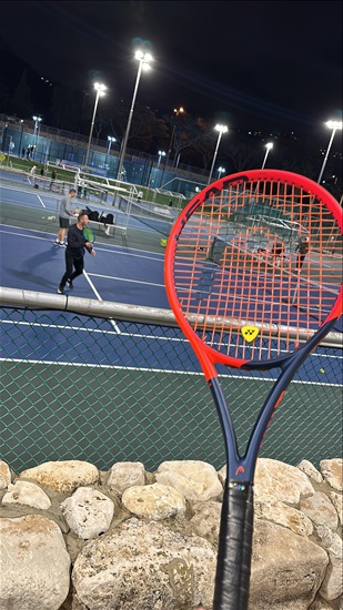 תמונה 1 ,מחבט HEAD RADICAL למכירה בכוכב יאיר ציוד ספורט  מחבטי טניס
