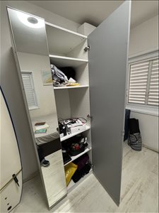 ארון במתנה 