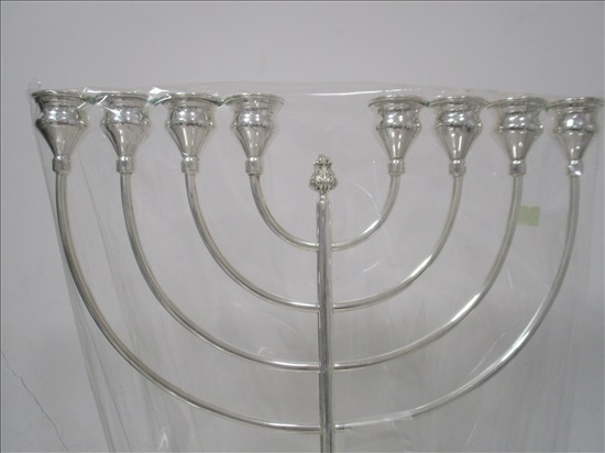 תמונה 1 ,חנוכיה מצופה כסף טהור למכירה במודיעין עילית יודאיקה  חנוכיות