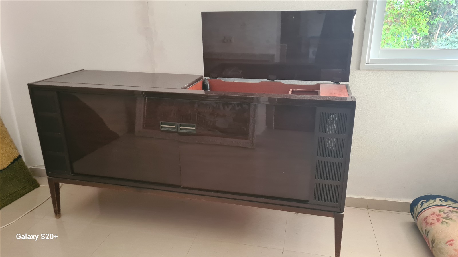 תמונה 3, קונסולת פטיפון וטלויזיה למכירה באלפי מנשה | ריהוט  ענתיקות