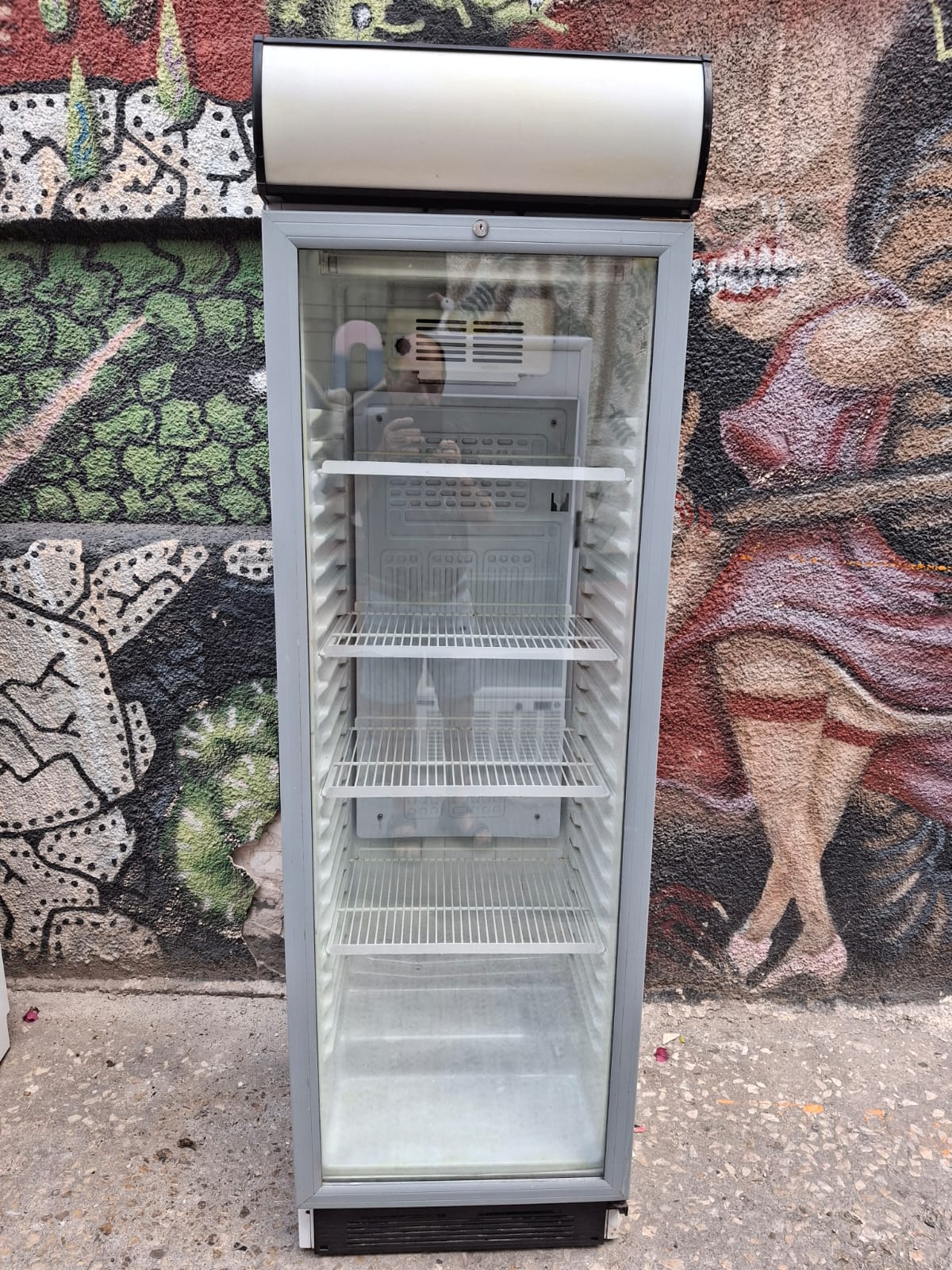 תמונה 1, מקרר תעשיתי 420 ליטר דלת שקופה למכירה בתל אביב | מוצרי חשמל  מקרר