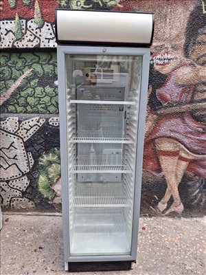 מקרר תעשיתי 420 ליטר דלת שקופה 