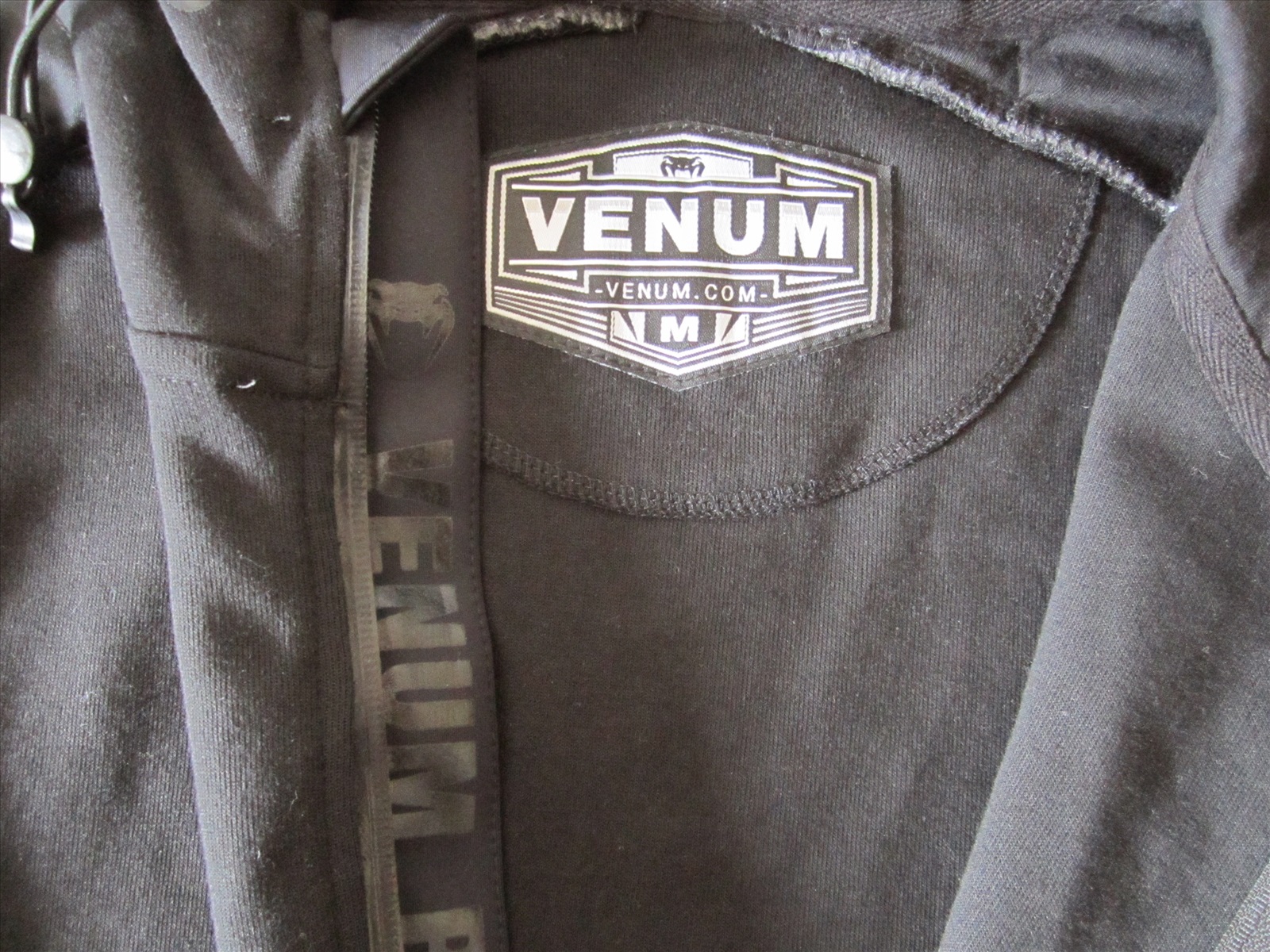 תמונה 3, VENUM jacket מעיל הקפוצון למכירה בKiriyat-Motskin | ביגוד ואביזרים  מ...
