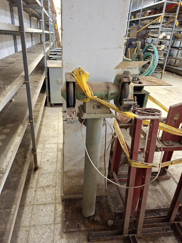 תמונה 1, משחזת כפולה חשמלית עם עמוד למכירה ברחובות | כלי עבודה  אחר