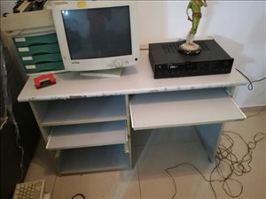 ריהוט שולחן מחשב 3 