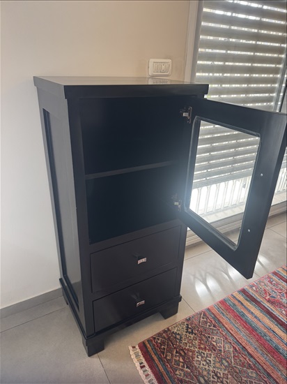 תמונה 1 ,מזנון ויטרינה קטן  למכירה בירושלים ריהוט  מזנון/ ויטרינה