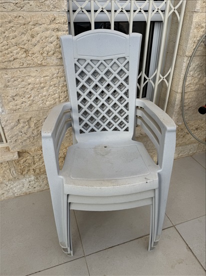 תמונה 1 ,שלושה כסאות כתר רחבים עם משענו למכירה בירושלים ריהוט  ריהוט לגינה