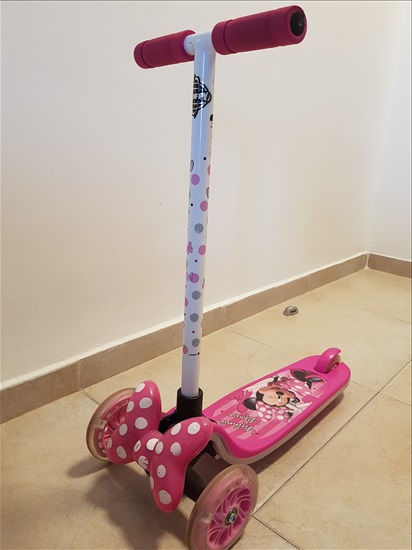 תמונה 2 ,קורקינט עם אורות במצב מצוין למכירה בכפר סבא קורקינטים  קורקינט