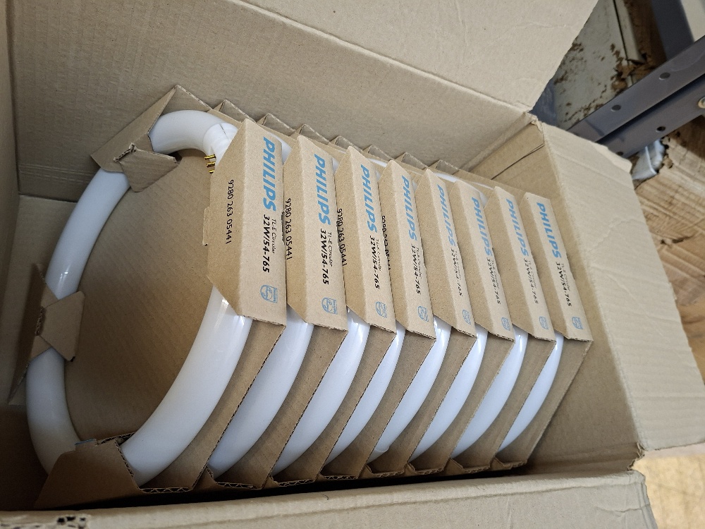 תמונה 2, נורה פלורסצנט עגולה 32W למכירה ברחובות | לבית  אחר