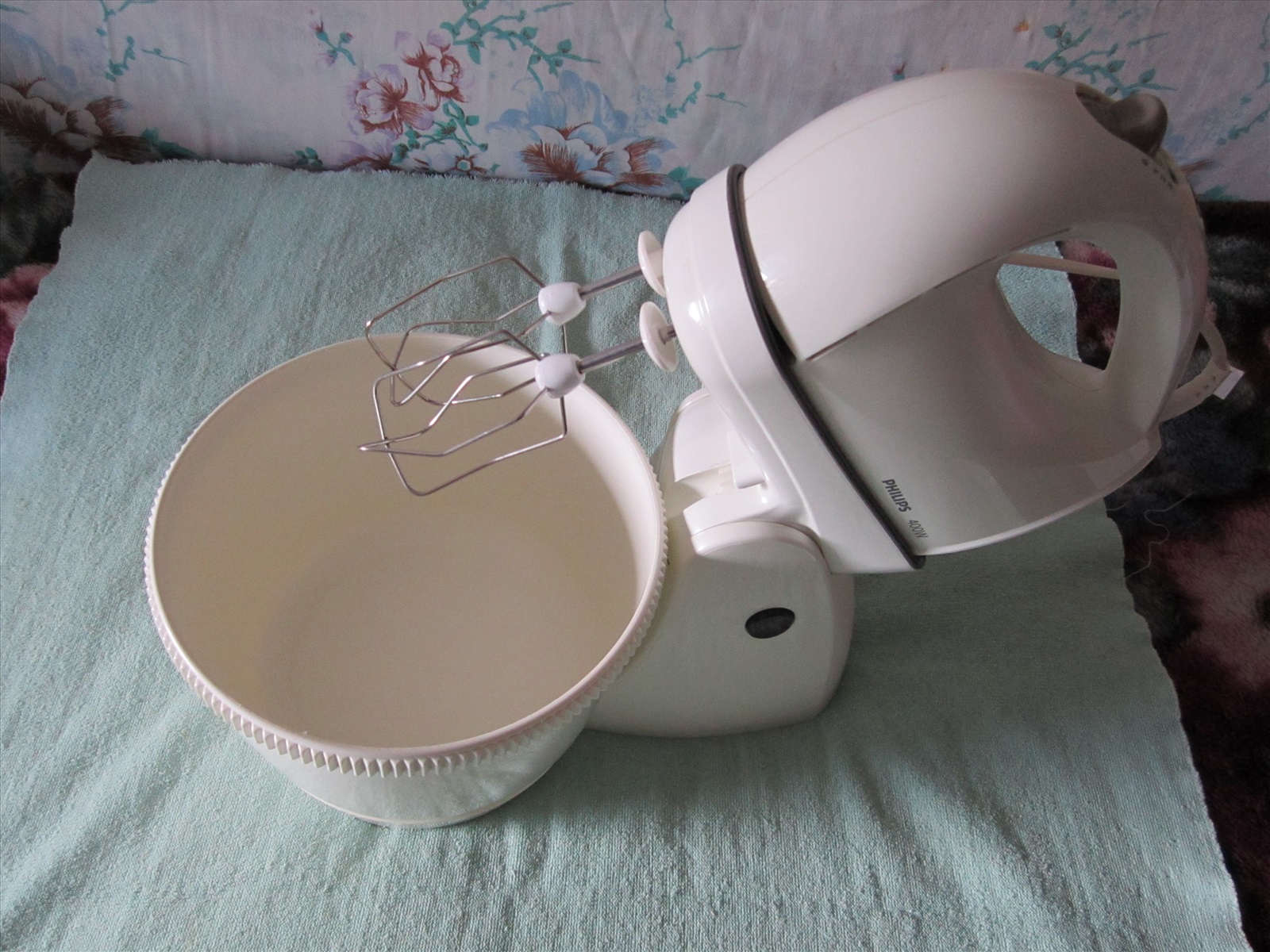 תמונה 2, מיקסר שולחני PHILIPS HR156/40. למכירה בKiriyat-Motskin | מוצרי חשמל  ב...