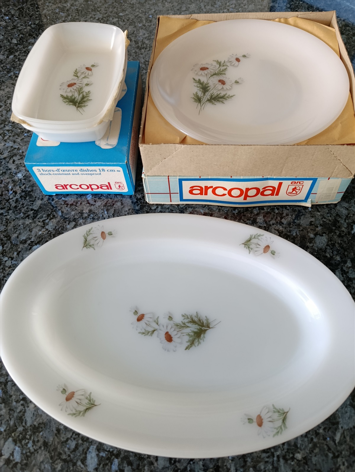 תמונה 1, סט כלי אוכל מסוג ARCOPAL  למכירה בלוד | כלי מטבח  שונות