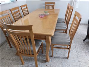 שולחן פינת אוכל + 8 כיסאות 