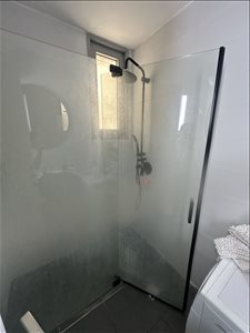 כלים סניטריים לאמבטיה ולשירותים 25 