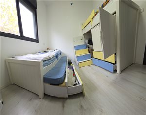חדר ילדים, מיטת קומותיים (כבר  