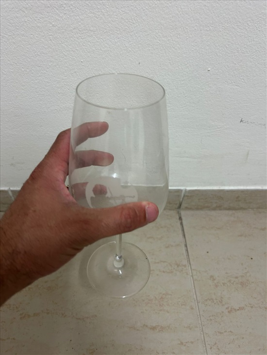 תמונה 3 ,כוס יין אנדרה ריו למכירה בנתניה אספנות  יינות