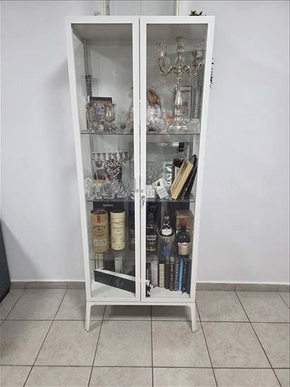 תמונה 1 ,ויטרינה למכירה בפתח תקווה ריהוט  מזנון