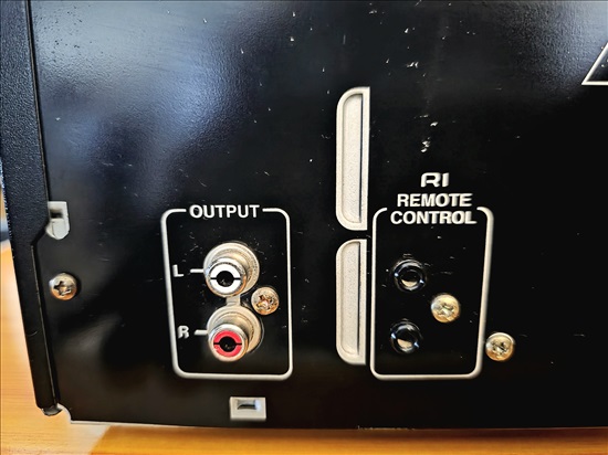 תמונה 8 ,נגן וינטג' היי אנד של ONKYO  למכירה בתל אביב סטריאו ונגנים  נגן דיסקים