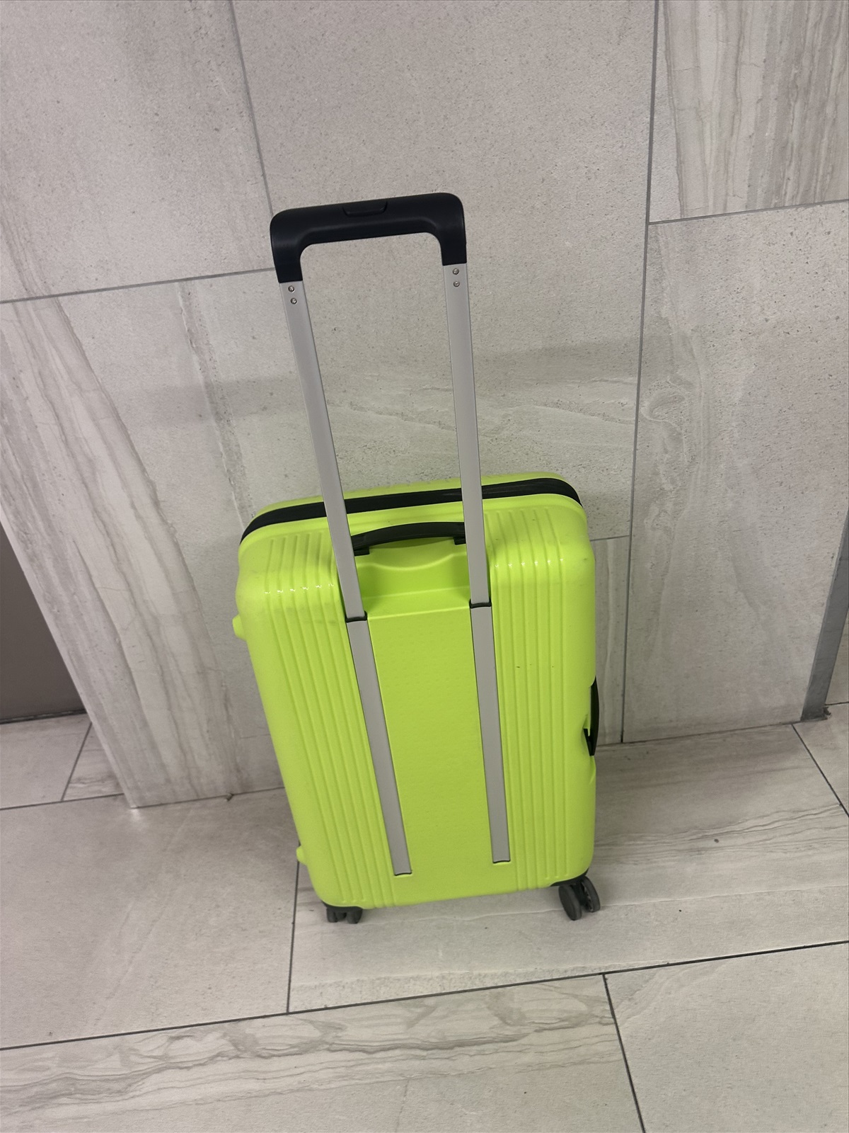 תמונה 3, מזוודה בינונית  למכירה בירושלים | למטייל ולמתגייס  מזוודות ותיקים