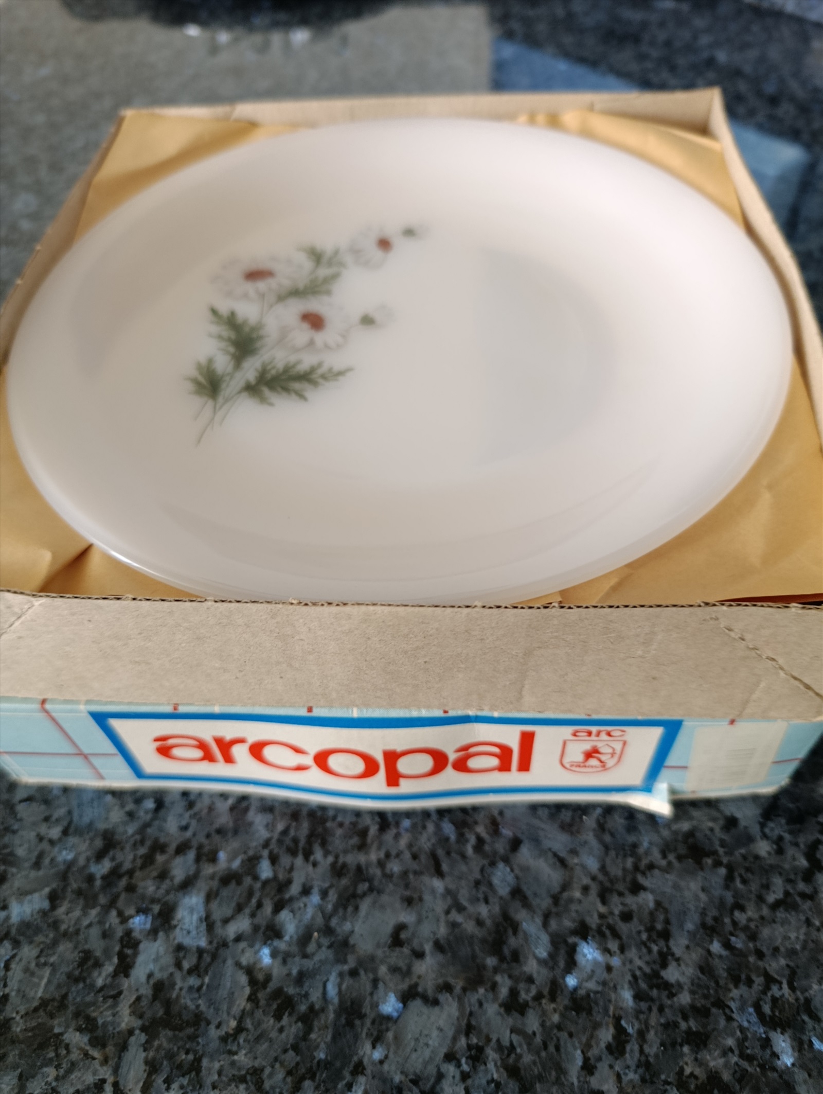 תמונה 2, סט כלי אוכל מסוג ARCOPAL  למכירה בלוד | כלי מטבח  שונות