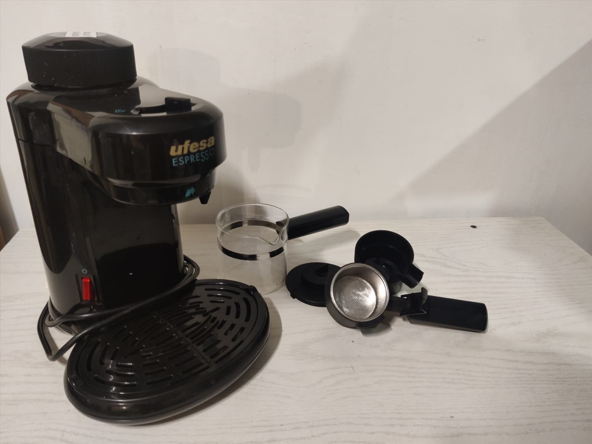 תמונה 1, מכונת קפה ufesa espresso למכירה בגבעת שמואל | מוצרי חשמל  מכונת קפה