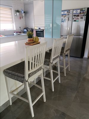 ריהוט בר 11 
