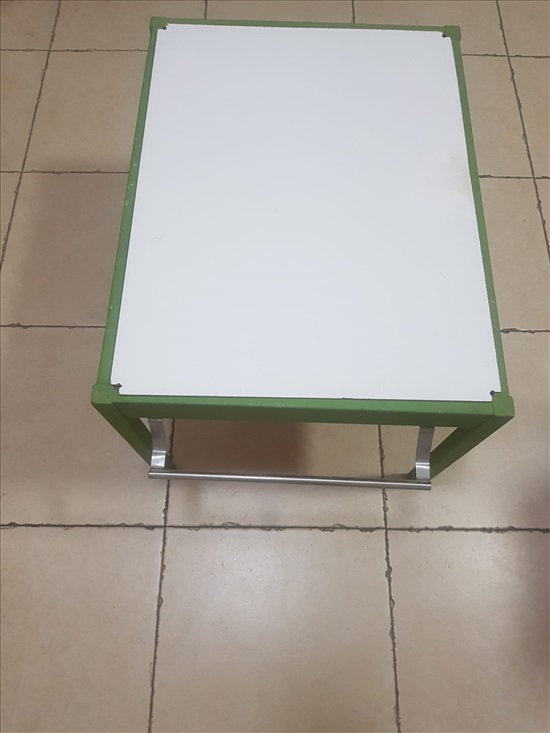 תמונה 1 ,שולחן לילדים לבן/אורן של איקאה למכירה בפתח תקווה ריהוט  שולחנות