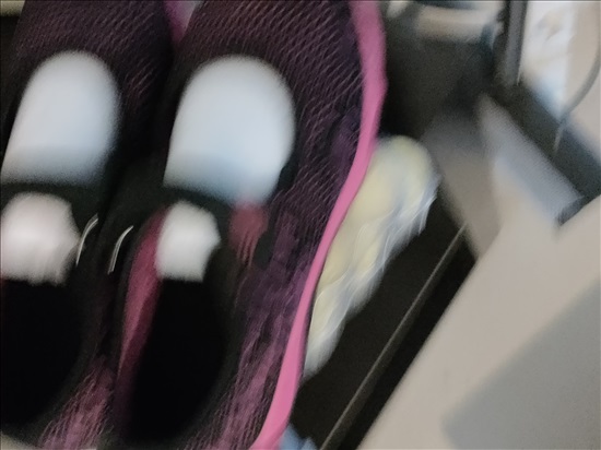תמונה 2 ,סניקרס לנשים  למכירה בראשון לציון ביגוד ואביזרים  נעליים