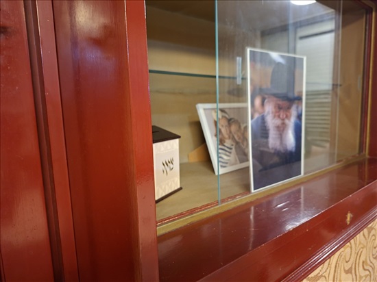 תמונה 6 ,מערכת ארונות צרפתית משנות ה70 למכירה בנתניה ריהוט  ארונות