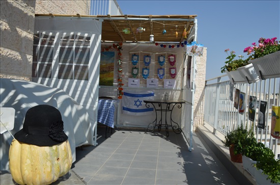 תמונה 2 ,סוכה למכירה ביְרוּשָׁלַיִם ריהוט  ריהוט לגינה