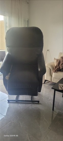 תמונה 3 ,כורסא לטלוויזיה עם שלט למכירה בחולון ריהוט  כורסאות