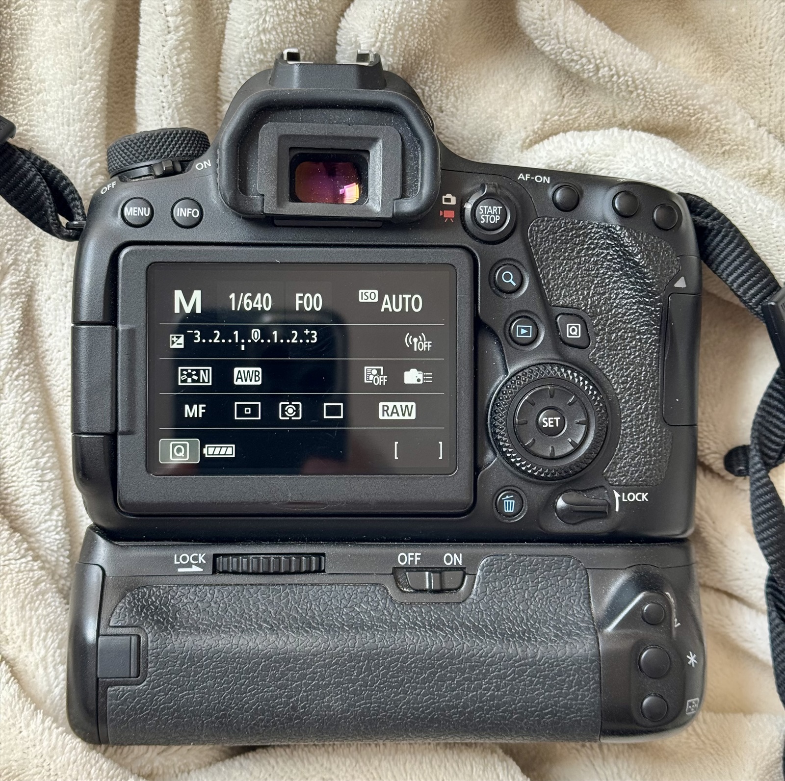תמונה 2, מצלמת קנון EOS 6D MARK II למכירה בגבע בנימין | צילום  מצלמה רפלקס דיגיטלית