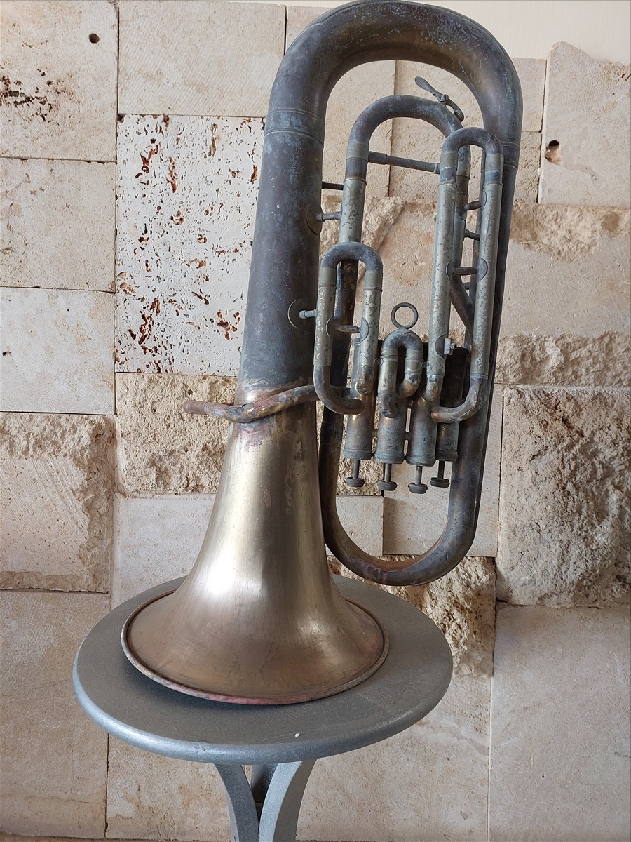 תמונה 1, בריטון למכירה בקרית נטפים | אספנות  כלי נגינה
