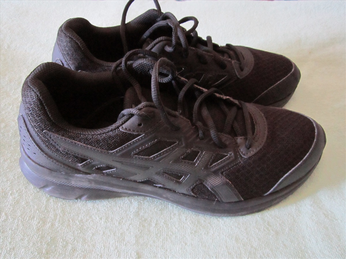 תמונה 1, נעלי ספורט  ASICS. למכירה בקרית מוצקין | ביגוד ואביזרים  נעלי ספורט