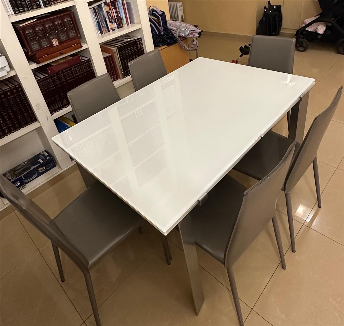 תמונה 1, שולחן אוכל איטלקי Calligaris  למכירה בירושלים | ריהוט  שולחנות
