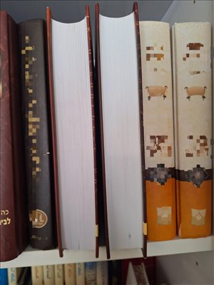 ספרות ומאמרים ספרי עיון ואלבומים 25 