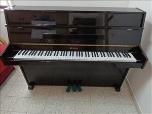 פסנתר של חברת WEBER כולל כיסא 