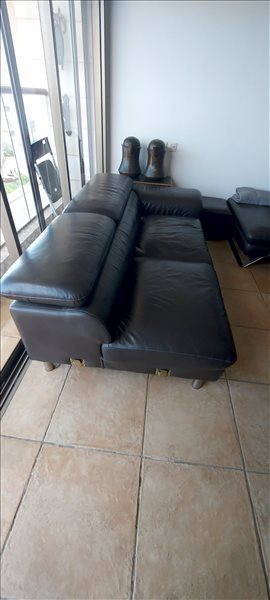 סלון עור איטלקי שחור עם שולחן  