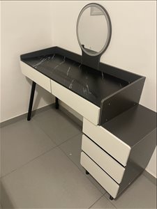 שידת איפור 